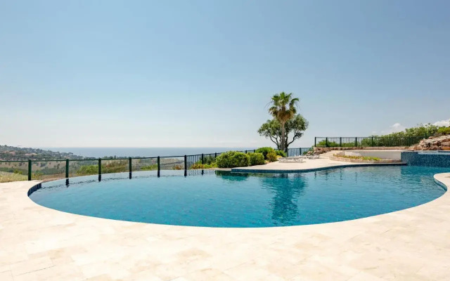 Holiday House Le Petit Village