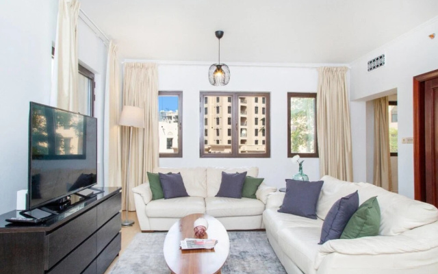 Modern 3BR APT w Maid s Room