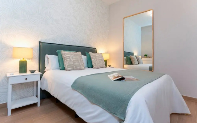 Nice apt With Terrace in Malaga Trinidad Grund B
