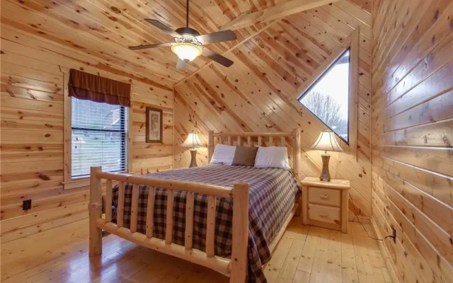 Easy As Pie - Three Bedroom Cabin