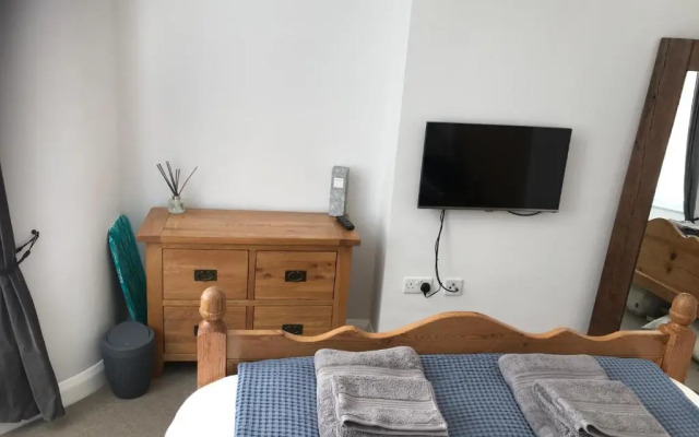 Wight view, flat 2 rosslyn house