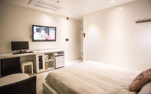 Jeonju Deokjindong Pin and Fit House
