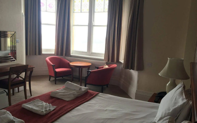 The Manor Hotel