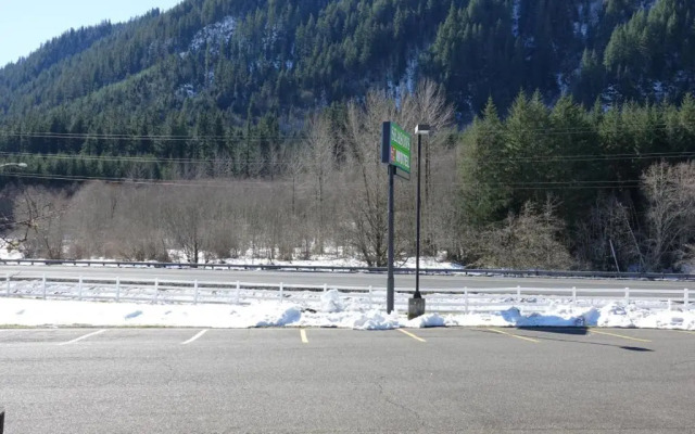 Seasons Motel