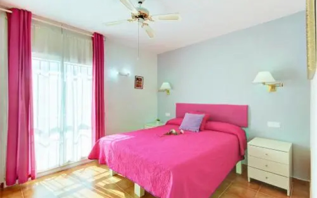 Apartamento con jardín y parking cerca del mar en Roses