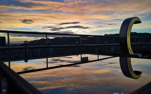 Yunqi River View Terrace Hotel