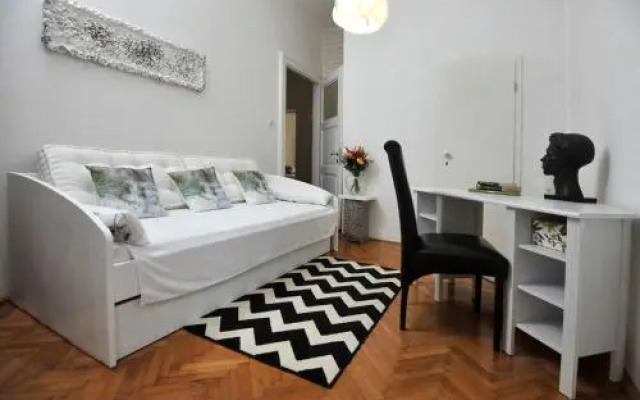 Celtis Apartment