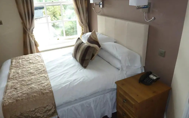 The Queen Hotel