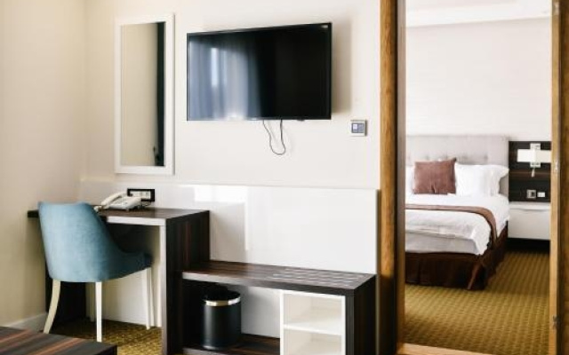 Country Hearth Inn (Ex. Regency Inn & Suites)