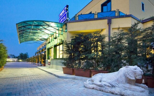 Отель The Market Urban Hotel Италия, Флоренция - отзывы, цены и фото номеров - забронировать отель The Market Urban Hotel онлайн вид на фасад