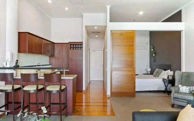 Relaxing Sea Wharf View Apartment by Zodiak Stays
