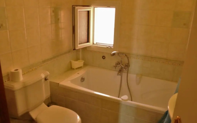 Mon Repos Two Floor Apartment