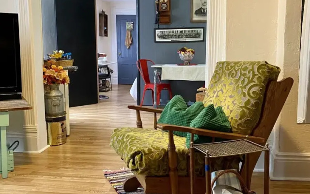 Charming Apartment in the Heart of Oshkosh