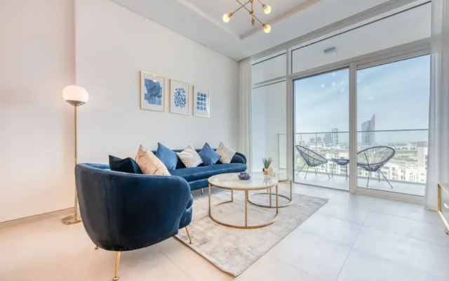 Urban 1BR w Golf Course Views