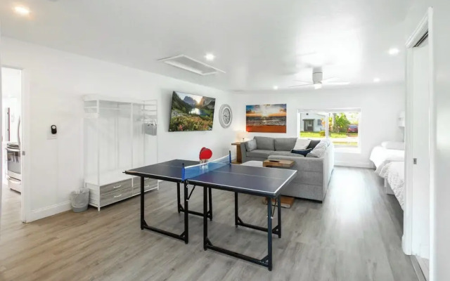 Naples Escape w/ Furnished Patio & Private Pool!