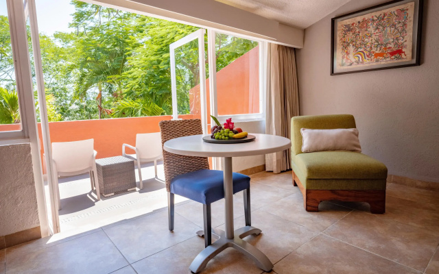 Las Brisas Huatulco – All Inclusive
