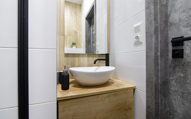 Lovely 1 Bedroom Aparment Fully Revovated