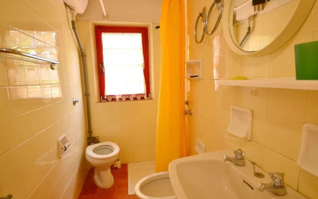 Spacious Home With Shared Pool