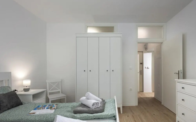 City Apartment Nurli Near Beach