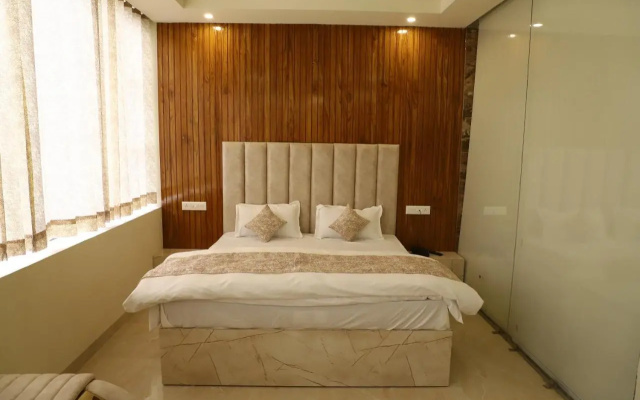 Ivory Hotel