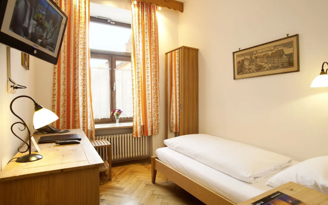Hahn Hotel
