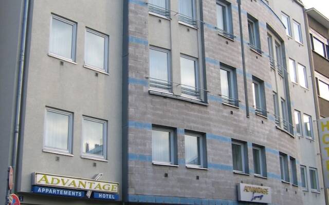 Advantage Hotel вид на фасад