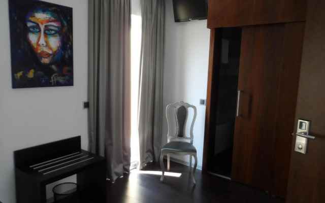 Lazza Hotel