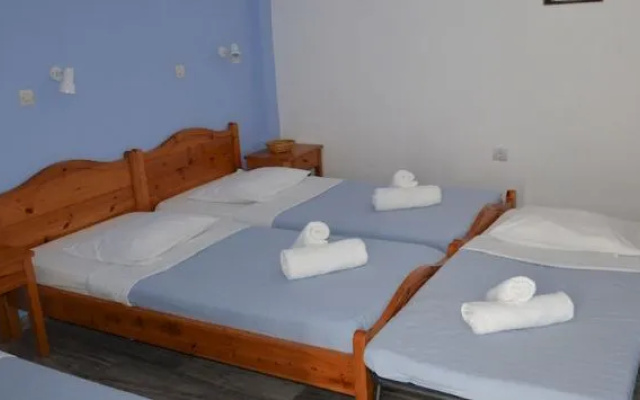 Summer Inn Parikia