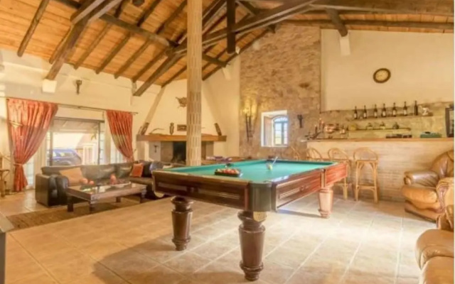 Villa - 6 Bedrooms with Pool and WiFi - 103920