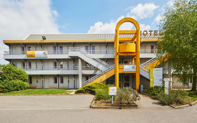 Hôtel Premiere Classe Melun Senart - Vert Saint Denis