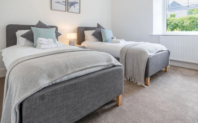 Canol Y Bryn - 3 Bedroom Holiday Home - Tenby
