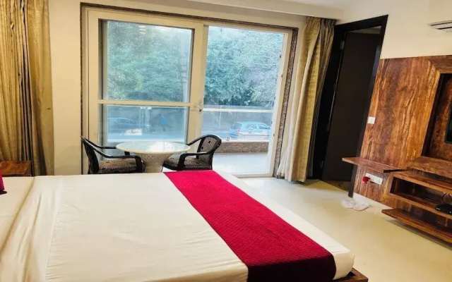 Haris Court Hotels & Banquets DLF Phase3