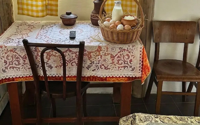 Домик в лотосах