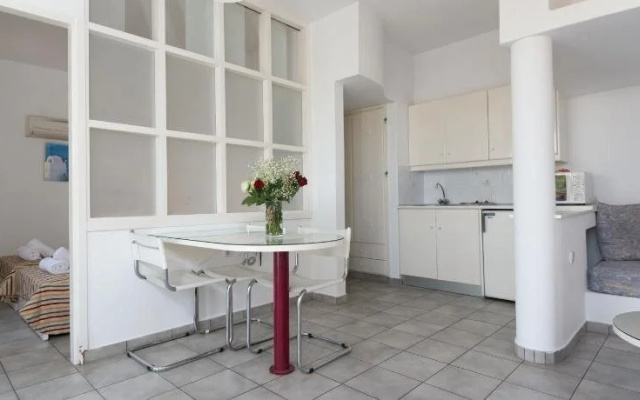 Markakis Apartments