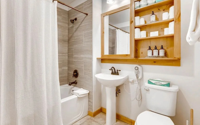135 Dercum Dr - 1 Br Condo