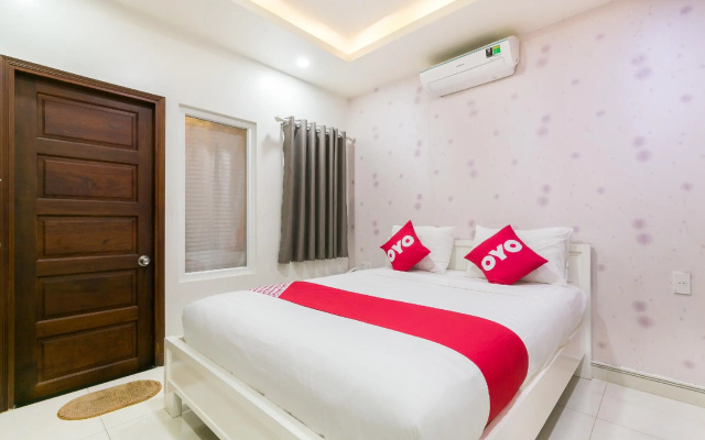 OYO 652 Monaco Hotel (Vaccinated Staff)