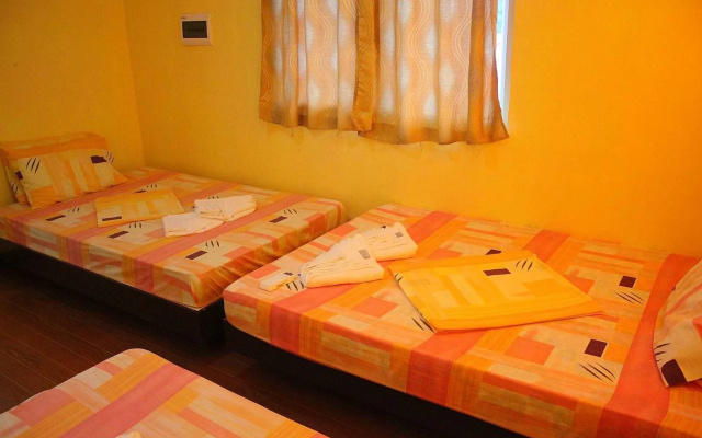 Cocomango's Resort