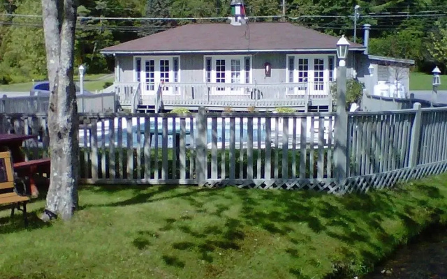 Lake George Suites