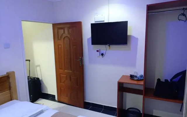 Maya's Guest House