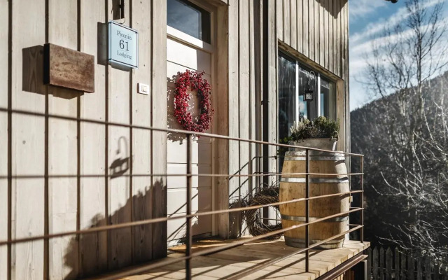 Picenin 61 Lodging