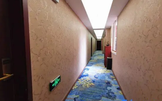 Yuxi Marriott Business Hotel (Yuxi Station)