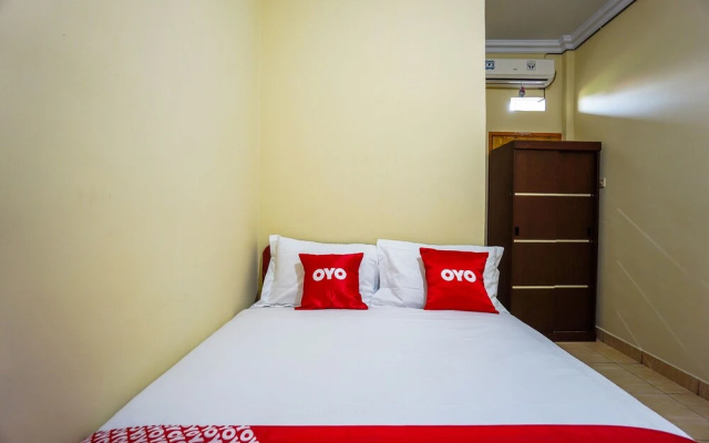 A2b Residence by OYO Rooms