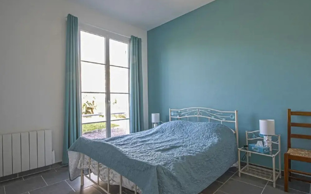 Spacious Holiday Home in Aure sur Mer With Garden