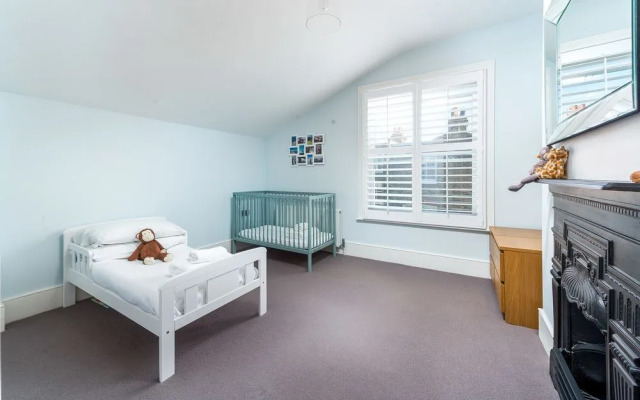 Blissful Battersea Home by Clapham Common