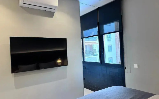 Edmond Vibes Almagro Suites