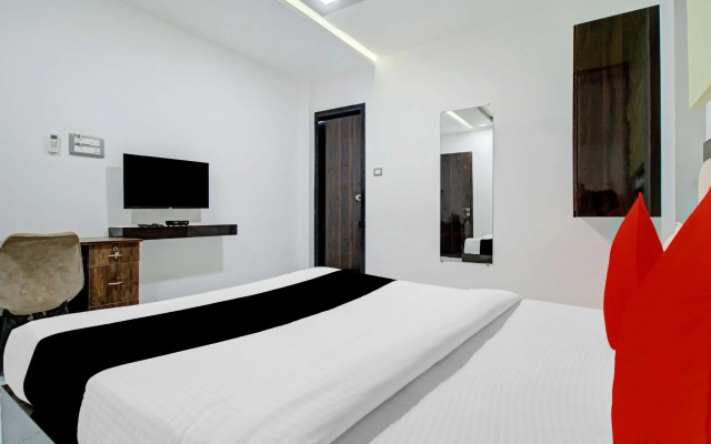 Capital O 74732 Prime Grand Hotel