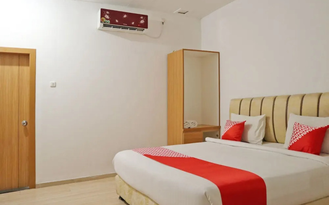 Hotel O M Authentic Kost Man