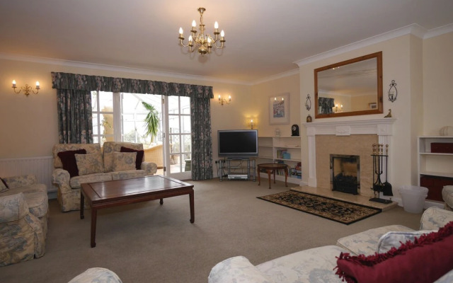 Kennacott Court