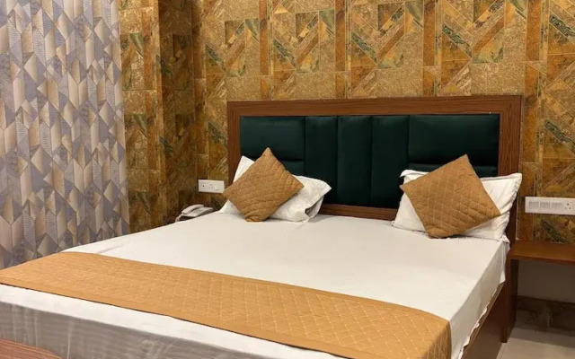 Hotel New India