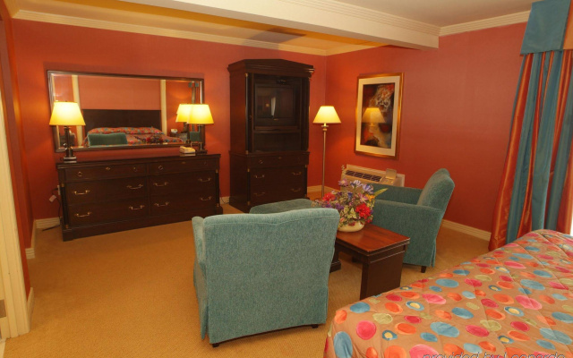 Holiday Inn Niagara Falls - By The Falls by IHG